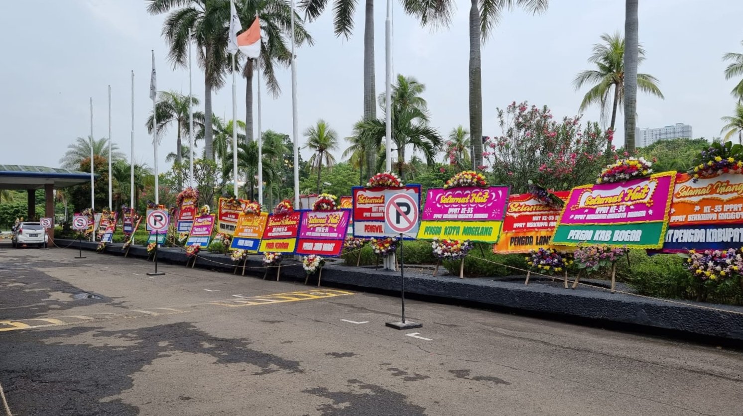 Hotel Mercure Ancol Dipenuhi Karangan Bunga HUT IPPAT ke 35