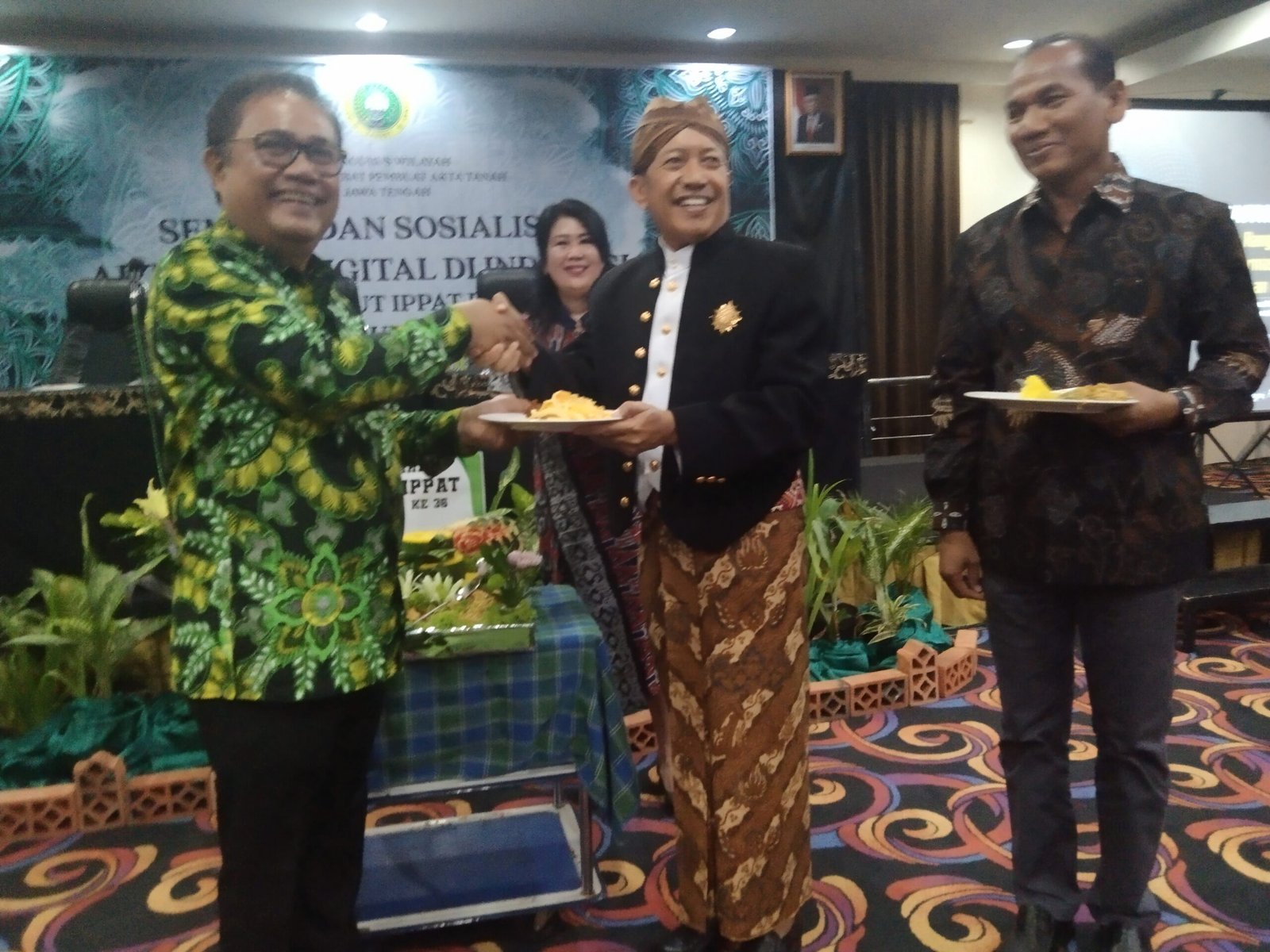 Ketum IPPAT Menjadi Keynote Speaker Semnas dan Sosialisasi Akta PPAT Digital di Semarang